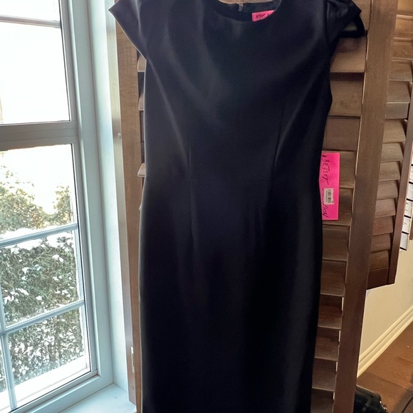Betsy Johnson classy fitted midi black dress. Size 0 - Picture 3 of 4